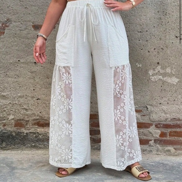 White Lace Wide Leg Pants New 1x - Picture 2 of 2